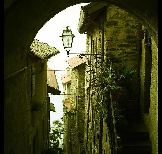 Al Castello דרביו